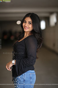 Nayan Sarika at Vishnu Vinyasam Movie Interview