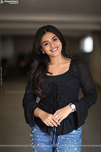 Nayan Sarika at Vishnu Vinyasam Movie Interview