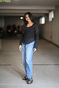 Nayan Sarika at Vishnu Vinyasam Movie Interview