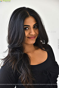 Nayan Sarika at Vishnu Vinyasam Movie Interview