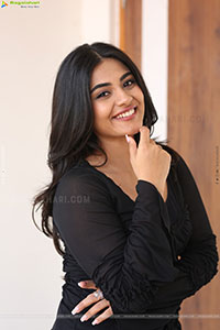 Nayan Sarika at Vishnu Vinyasam Movie Interview