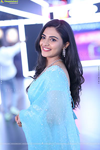 Nayan Sarika at Vishnu Vinyasam Teaser Launch Event