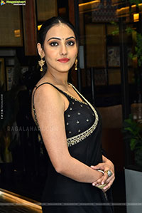 Shreyasi Sen at Nilave Movie Pre Release Event