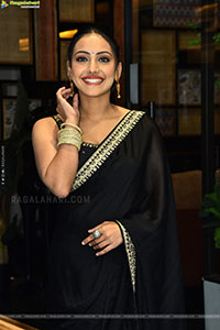 Shreyasi Sen at Nilave Movie Pre Release Event