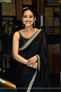 Shreyasi Sen at Nilave Movie Pre Release Event