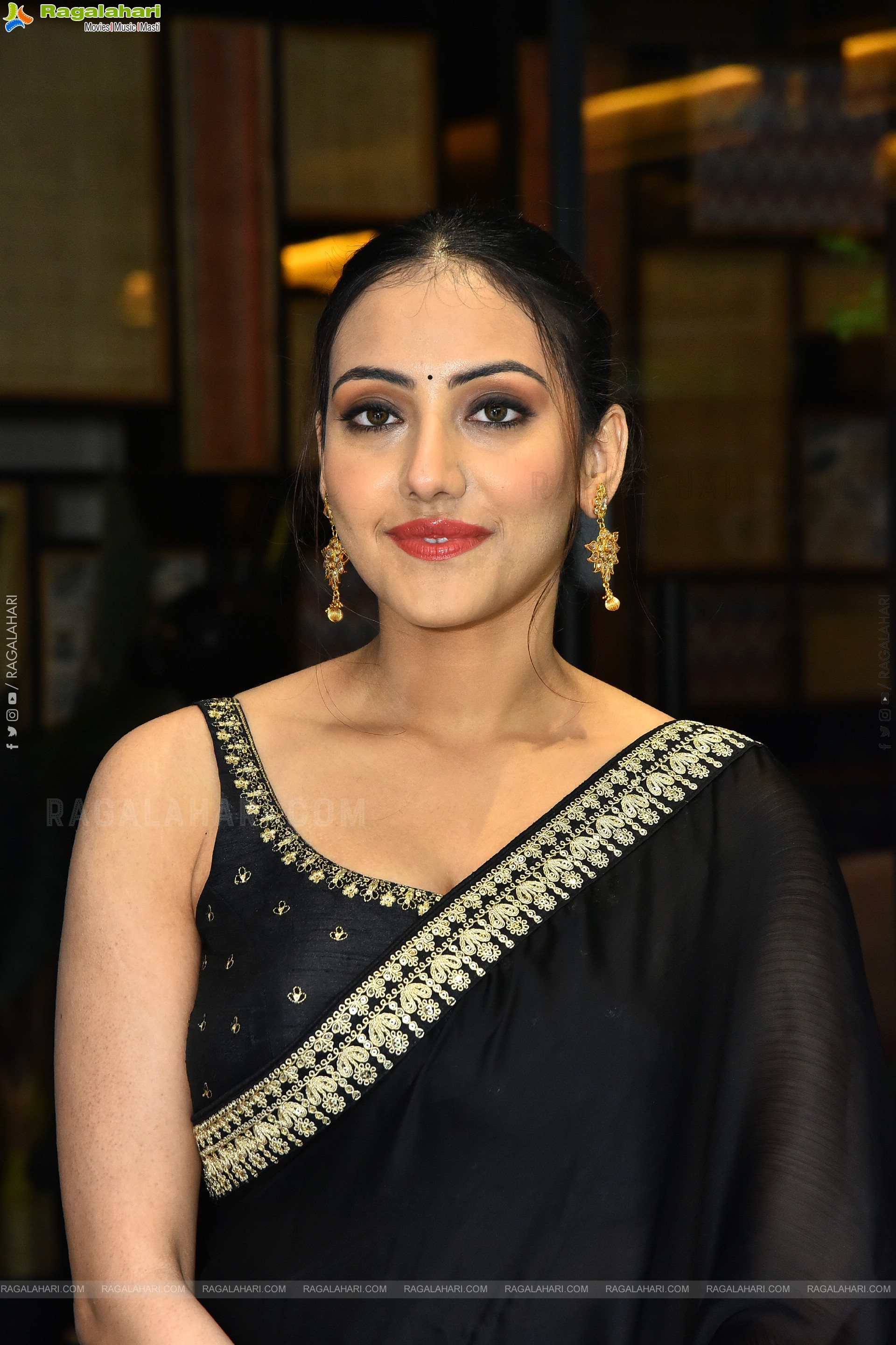 Shreyasi Sen at Nilave Movie Pre Release Event, HD Gallery