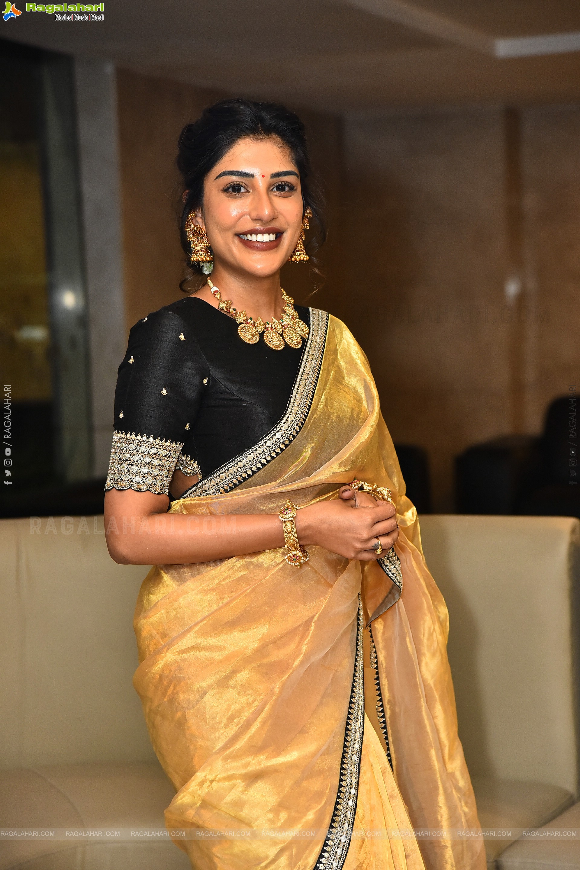 Supritha at Amaravathiki Aahwanam Pre Release, HD Gallery