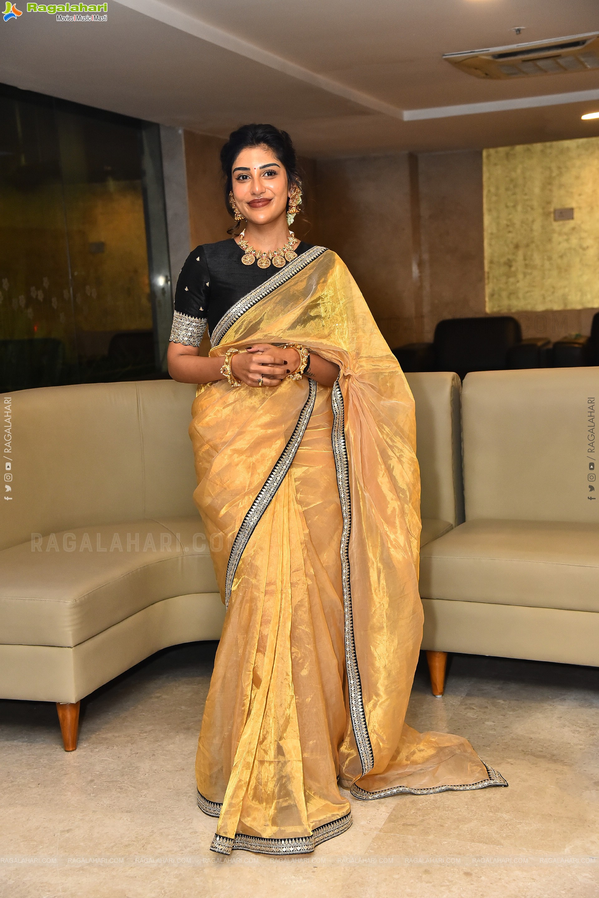 Supritha at Amaravathiki Aahwanam Pre Release, HD Gallery