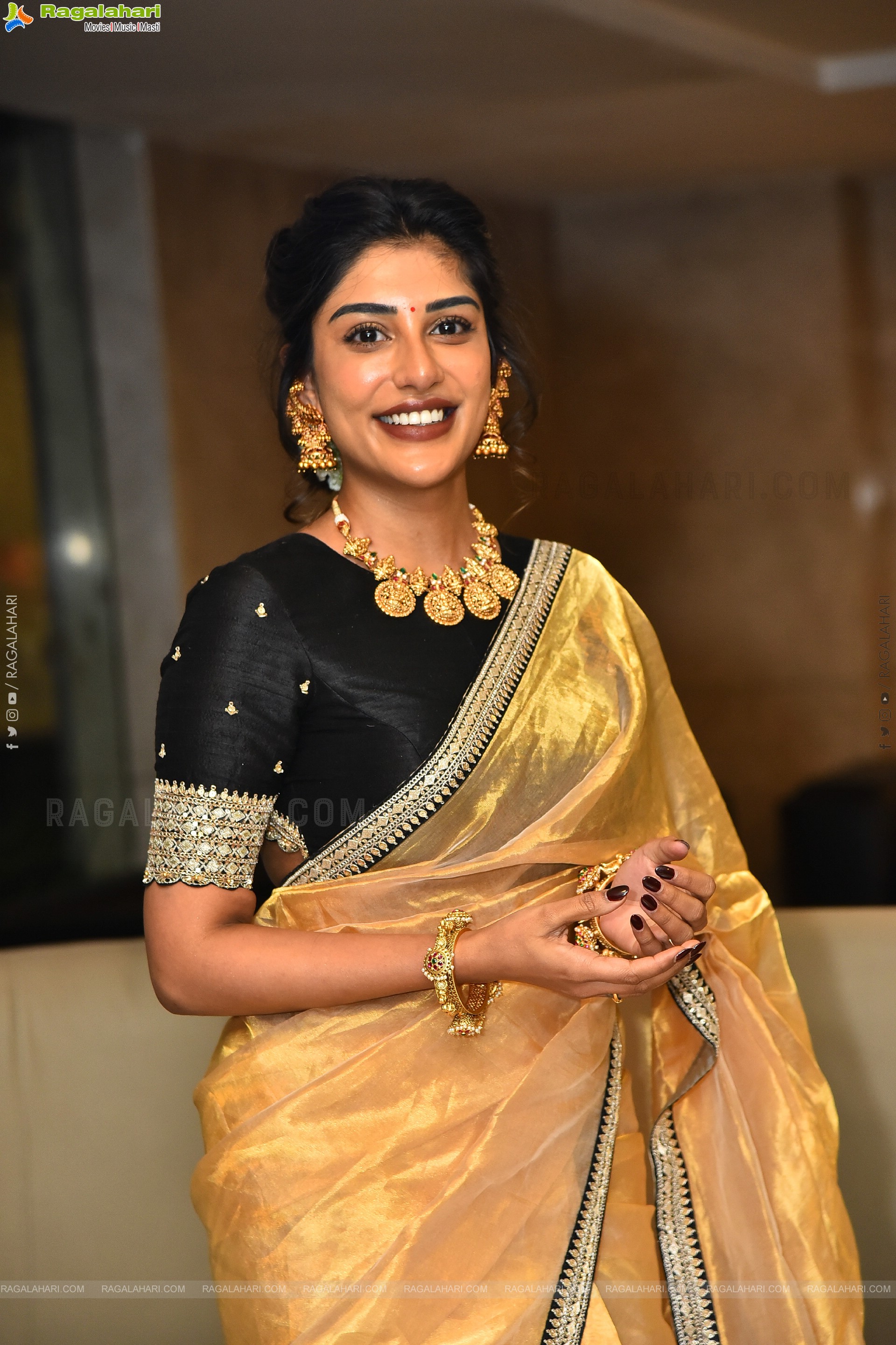 Supritha at Amaravathiki Aahwanam Pre Release, HD Gallery