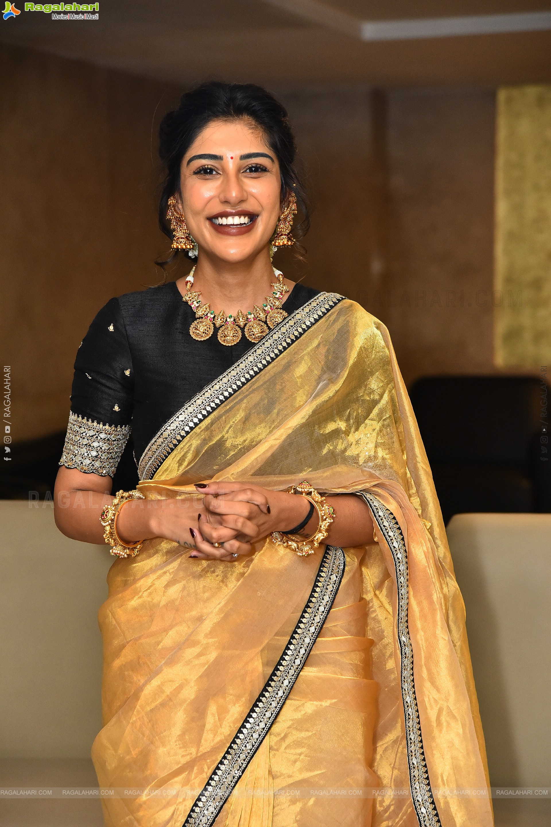 Supritha at Amaravathiki Aahwanam Pre Release, HD Gallery