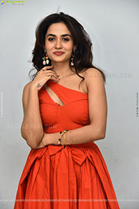 Teju Ashwini at Nawab Cafe Press Meet, HD Gallery