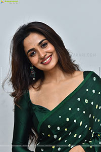 Teju Ashwini Beautiful Stills in Green Saree, HD Gallery