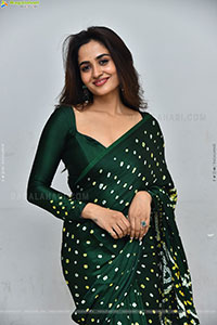 Teju Ashwini Beautiful Stills in Green Saree, HD Gallery