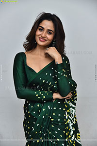 Teju Ashwini Beautiful Stills in Green Saree, HD Gallery