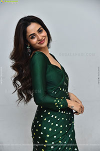 Teju Ashwini Beautiful Stills in Green Saree, HD Gallery