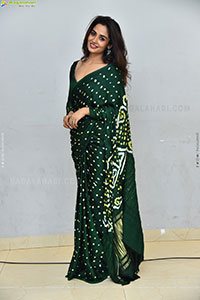 Teju Ashwini Beautiful Stills in Green Saree, HD Gallery