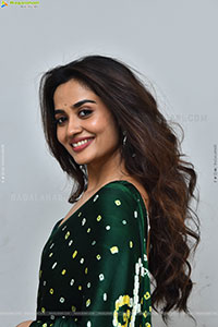 Teju Ashwini Beautiful Stills in Green Saree, HD Gallery