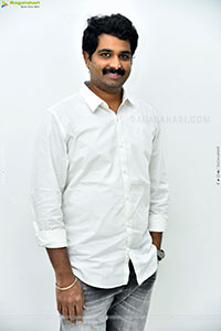 Vamsi Nandipati at Hey Bhagawan Movie Interview, HD Gallery 