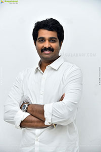 Vamsi Nandipati at Hey Bhagawan Movie Interview, HD Gallery 