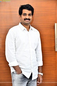 Vamsi Nandipati at Hey Bhagawan Movie Interview, HD Gallery 