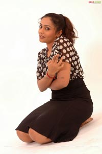 Meera Vasudevan Photo Session