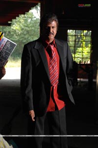 Mohan Babu in Raju Maharaju