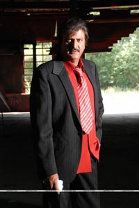 Mohan Babu in Raju Maharaju