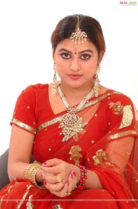 Telugu TV Anchor Ravithreyeni Chowdary Photo Session