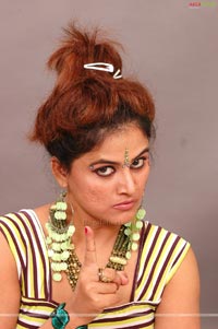 Telugu TV Anchor Ravithreyeni Chowdary Photo Session