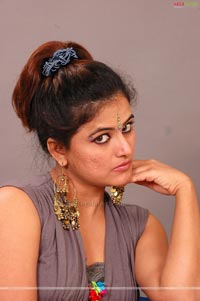 Telugu TV Anchor Ravithreyeni Chowdary Photo Session