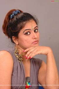 Telugu TV Anchor Ravithreyeni Chowdary Photo Session