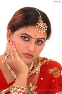 Telugu TV Anchor Ravithreyeni Chowdary Photo Session