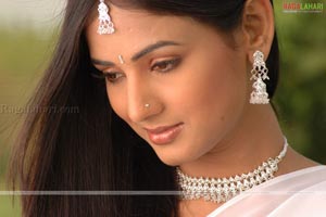 Sonal Chauhan Photo Gallery