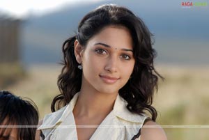 Tamanna in Anandathandavam