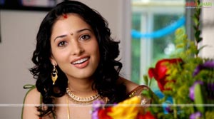 Tamanna in Anandathandavam