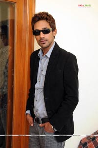 Varun Sandesh at Marocharitra Sets