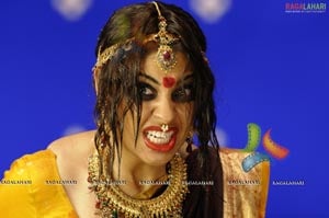 richa gangopadhyay in chandramukhi costumes