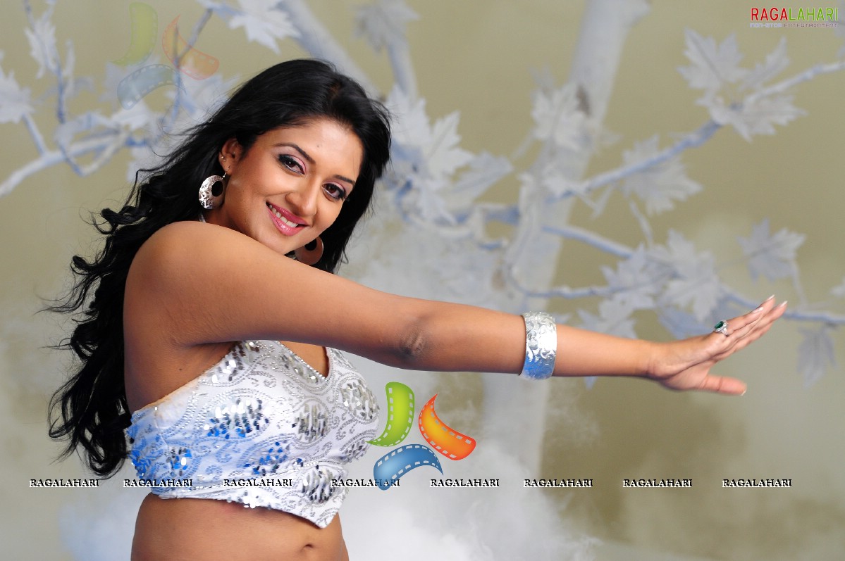 Vimala Raman (Hi-Res)