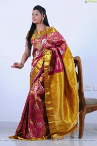 Beautiful Kushik in Saree