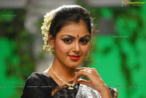 Monal Gajjar in Sudigadu