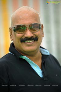 Ahuti Prasad in Bald Head