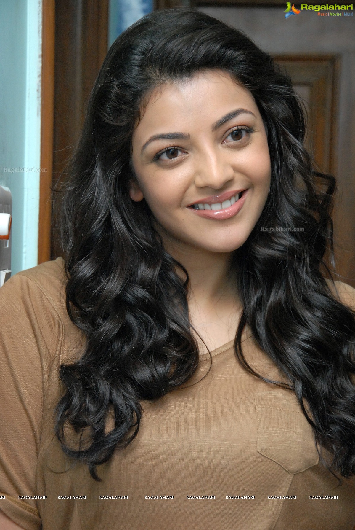 Kajal Aggarwal in T Shirt and Jeans at Nayak Interview, Photo Gallery