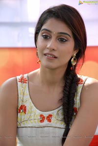 Regina Cassandra in Sleeveless Dress