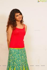 Shubha Phutela Photos