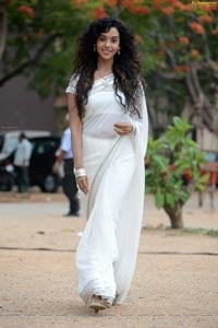 Anupriya Goenka in White Saree