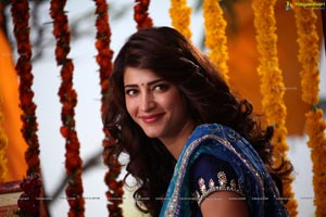 Shruti Hasan in Welcome Back