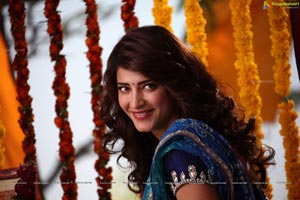 Shruti Hasan in Welcome Back