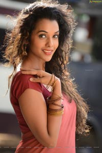 Tamil Heroine Anupriya Goenka