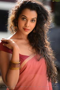 Tamil Heroine Anupriya Goenka