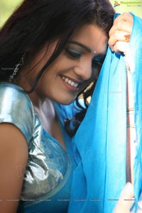 Tashu Kaushik in Blue Saree